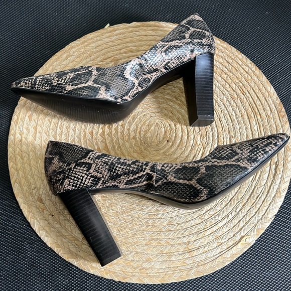 Nygard Collection Animal Print Pointy Toe Block Heel Pump Heel Size 10 - Picture 13 of 15